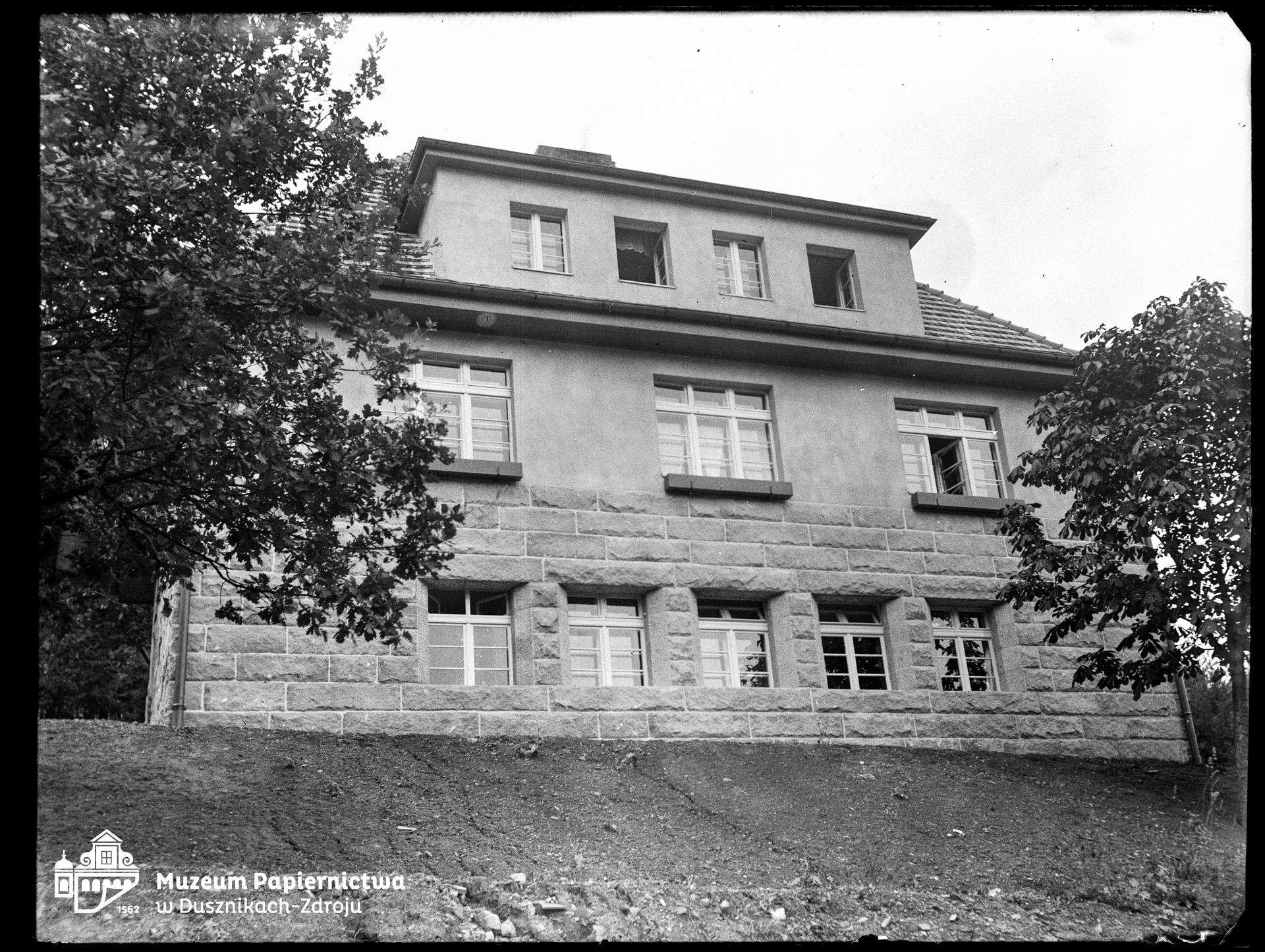 Zdjęcie przedstawiające dom przy ul. Haselnussweg w Bad Reinerz (Duszniki-Zdrój)