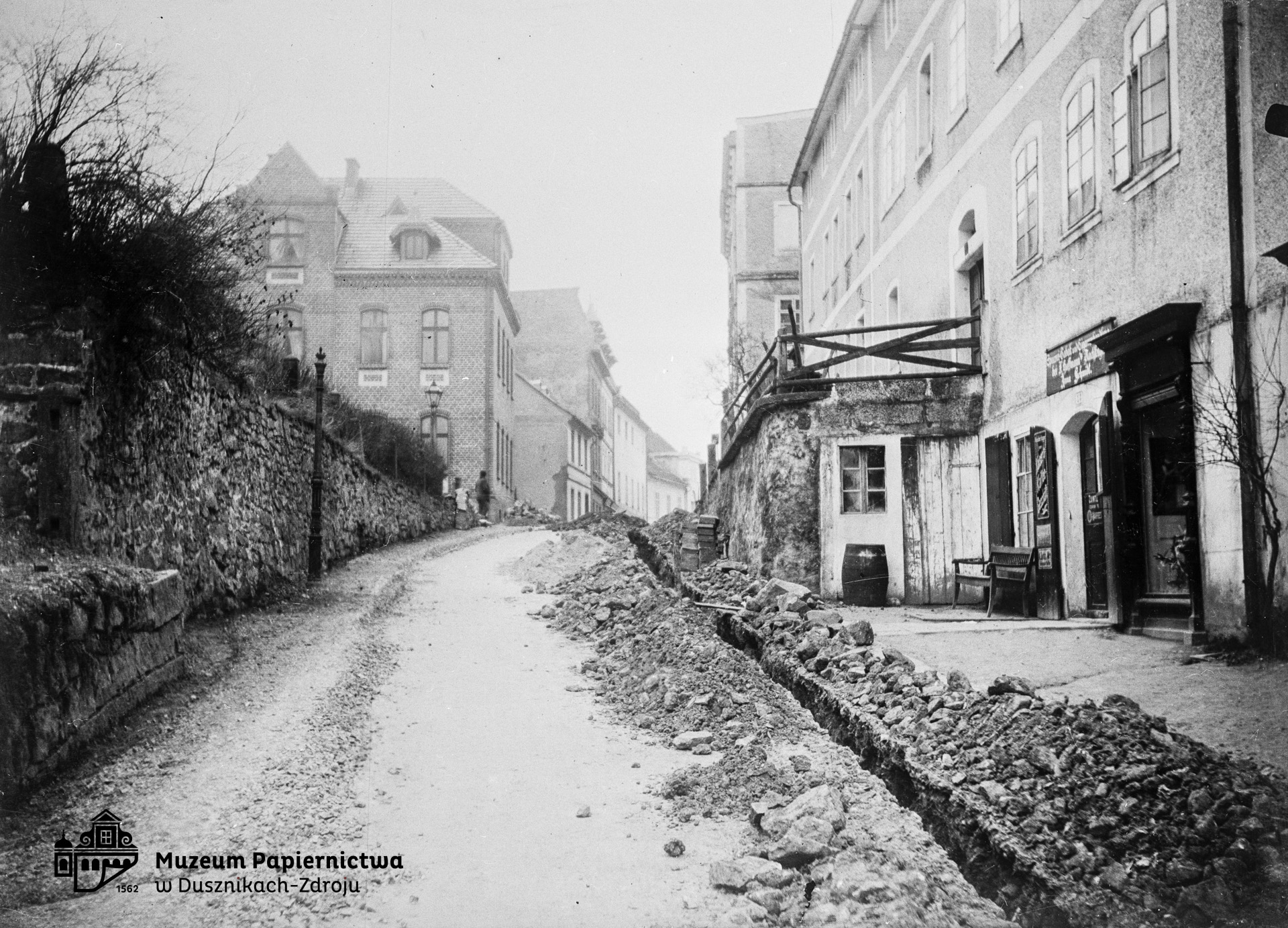 Zdjęcie przedstawiające fragment Heuscheuer Strasse w Bad Reinerz (Duszniki-Zdrój)