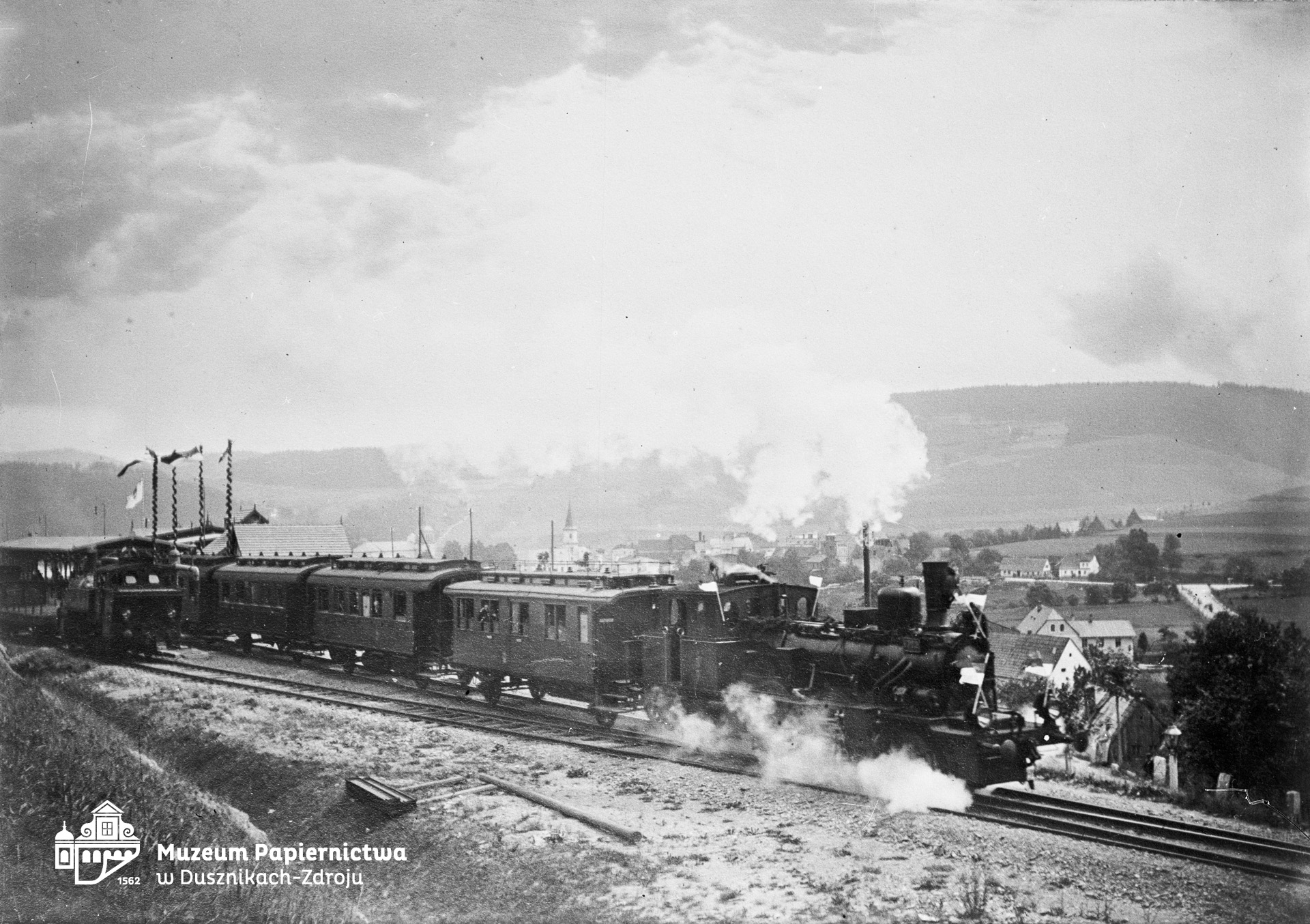 Zdjęcie przedstawiające otwarcie linii kolejowej Duszniki-Zdroj – Kudowa-Zdrój