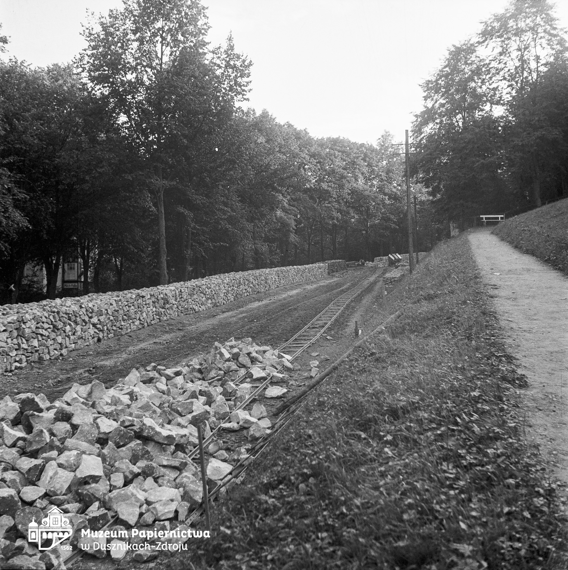Zdjęcie przedstawiające budowę drogi